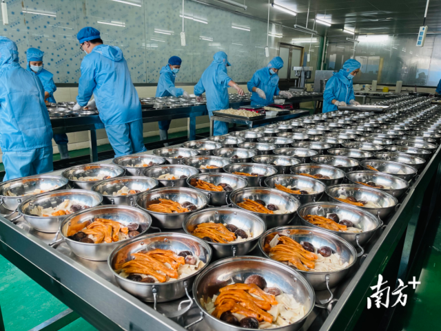 靠水吃&ldquo;水&rdquo; 丰富餐桌 | 电白水产品预制菜一线观察